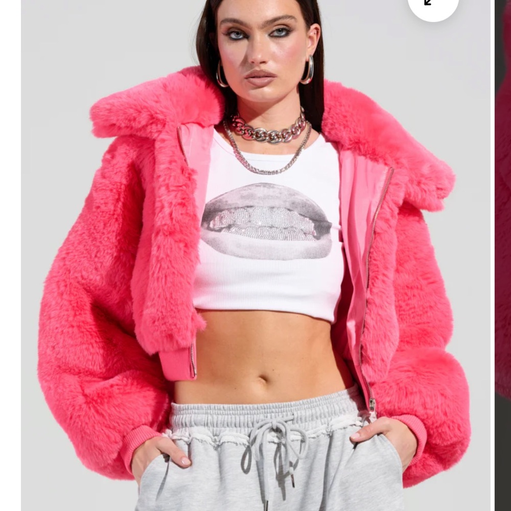 AKIRA NWT FAUX FUR BOMBER IN HOT PINK 💕Size M - Picture 3 of 15
